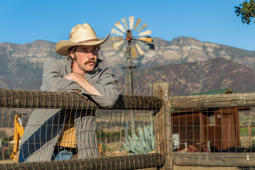 Men's Straw Hat Cowboy: Perfect Wide Brim for Outdoorsmen