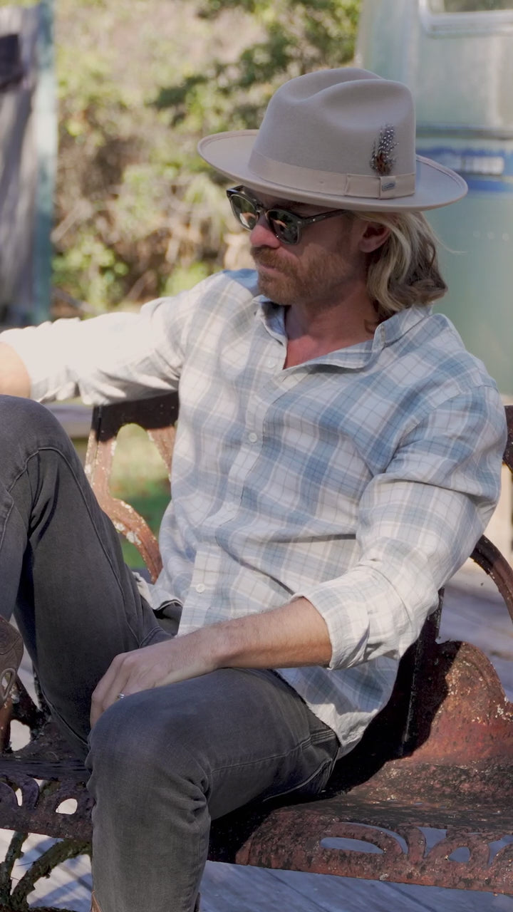 Video: the The Axe hat being worn outdoors